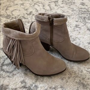 Sam Edelman “Louie” Gray Booties with Fringe Sz 7